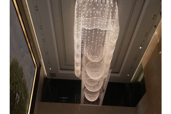 郴州（zhōu）酒店（diàn）溫德姆至尊豪庭大酒店水晶燈清（qīng）洗工程案（àn）例清洗選擇丝瓜污视频在线观看保潔（jié）
